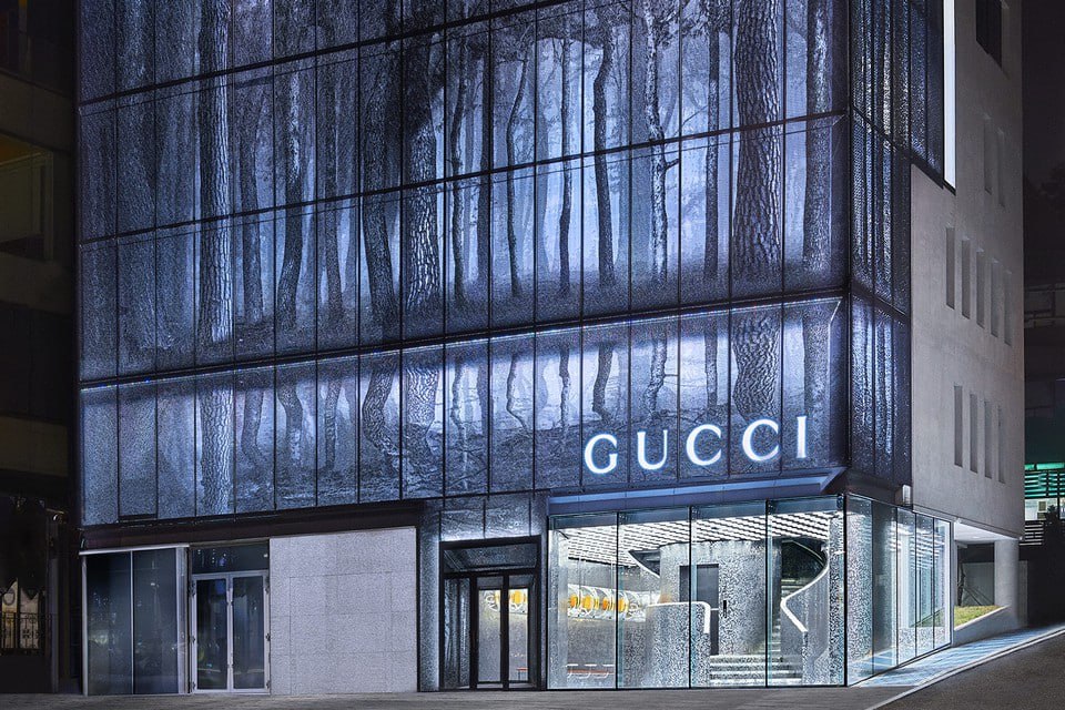 Ресторан расположился на верхнем этаже флагманского магазина Gucci.jpg