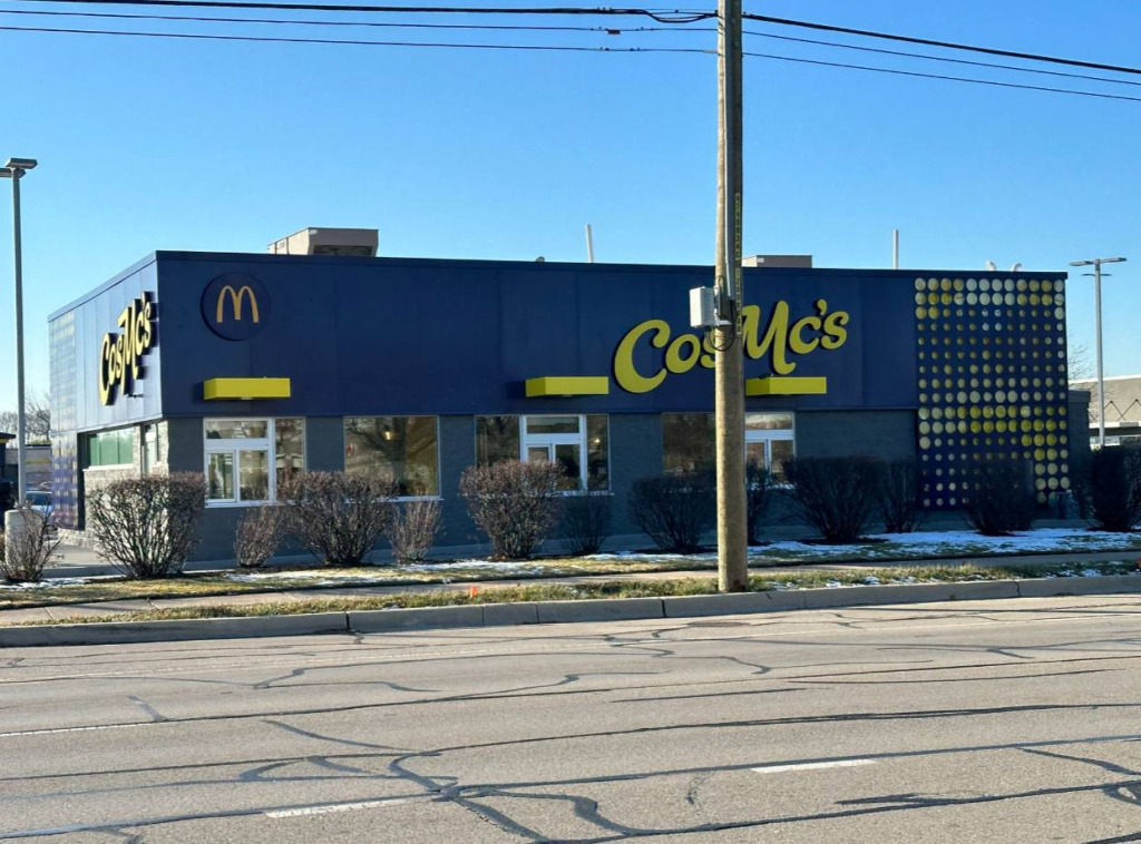 В Иллинойсе открылся CosMc’s от McDonald’s в честь персонажа-космического.jpg