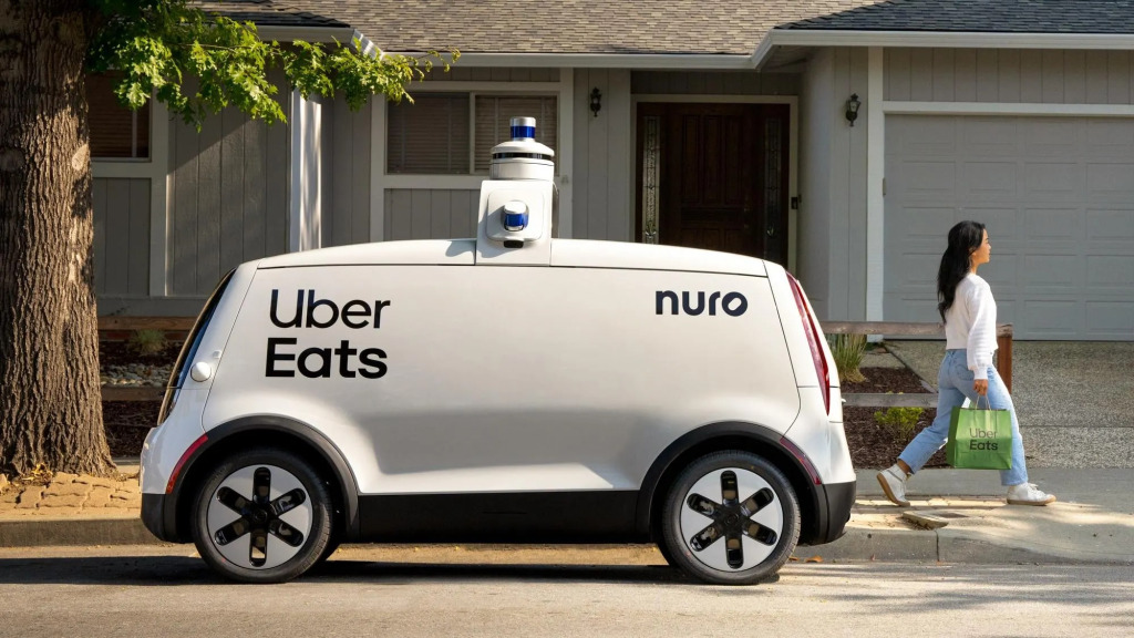 Uber Eats в сотрудничестве с Waymo запустили доставку еды на беспилотных автомобилях в Финиксе.jpg