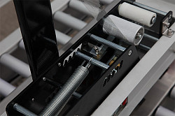 Заклейщик коробов Hualian Machinery FXJ-2550X в Санкт-Петербурге, фото 2